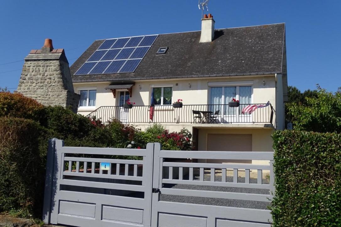 La Maison Blanche Saint-Laurent-sur-Mer Exterior photo